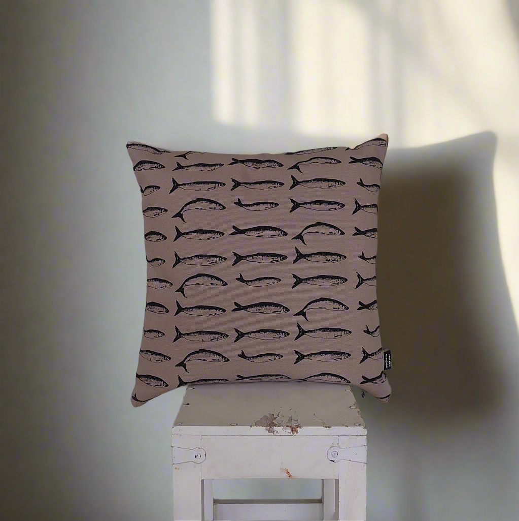 Koristetyynynpäällinen Muikkumarssi