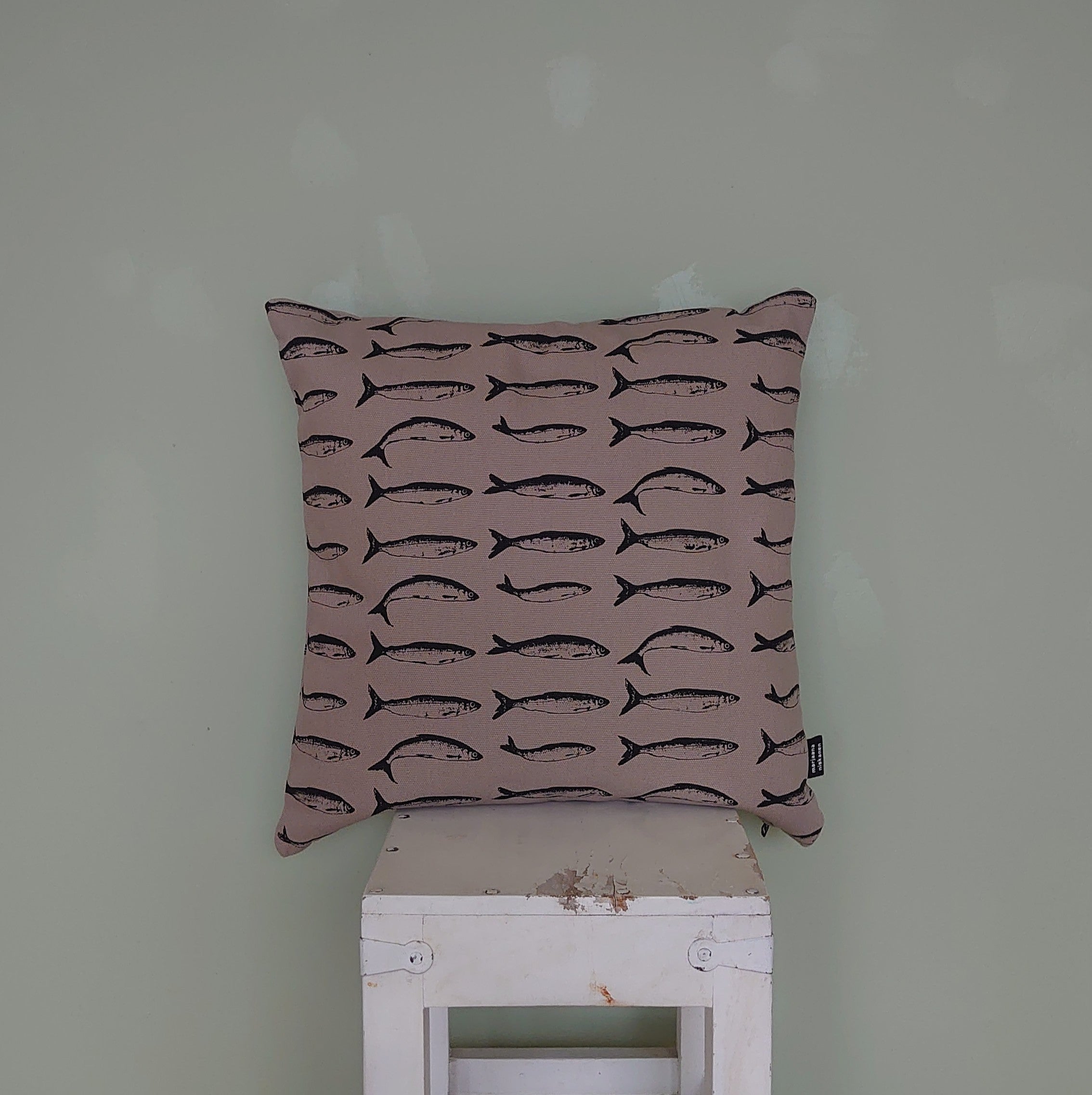 Koristetyynynpäällinen Muikkumarssi